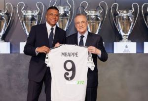 Setelah kepergian Mbappé ke Real Madrid pada 2024, Dembélé mengambil alih peran utama dalam lini serang PSG.