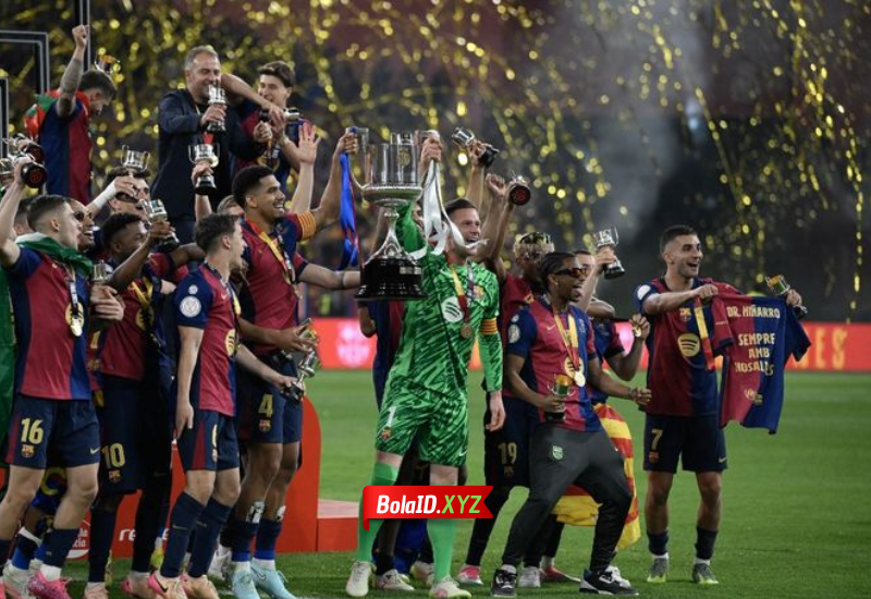 Barcelona Di bawah arahan Flick berhasil menjuarai 3 kompetisi Liga Spanyol.