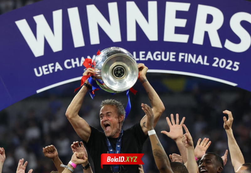 Luis Enrique Sang Arsitek pertama yang sukses membawa PSG meraih trebele Pertama