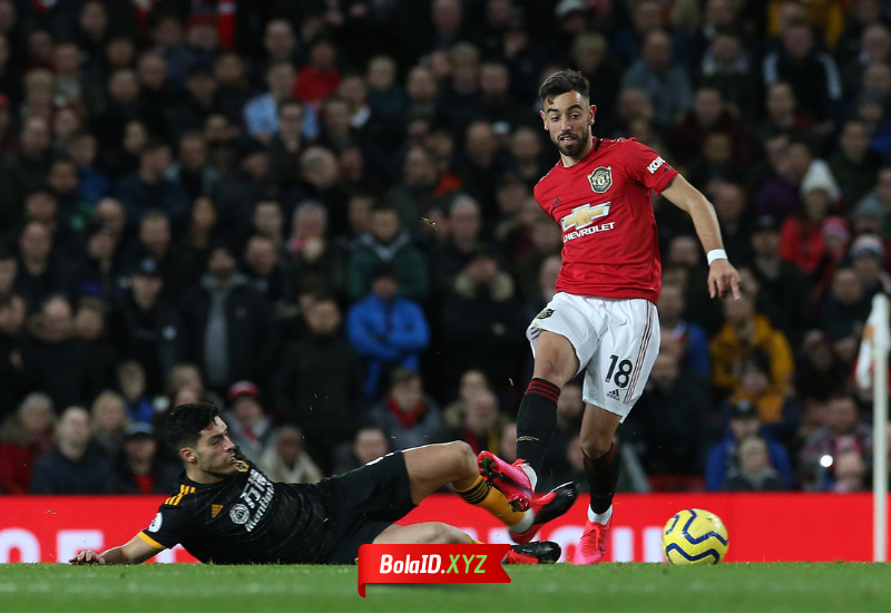 Fernandes apakah akan bertahan di manchester united atau tergoda tawaran dari Arab?