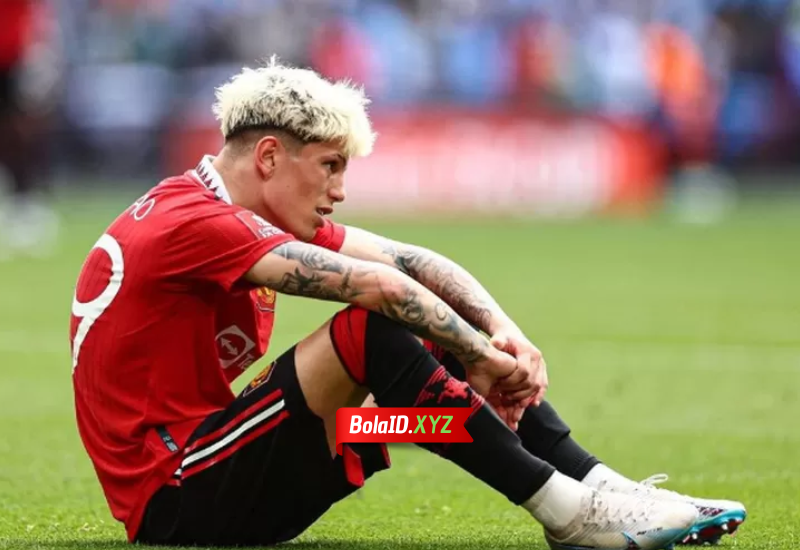Arsenal ikut berburu pemain buangan MU,siap selamatkan karirnya