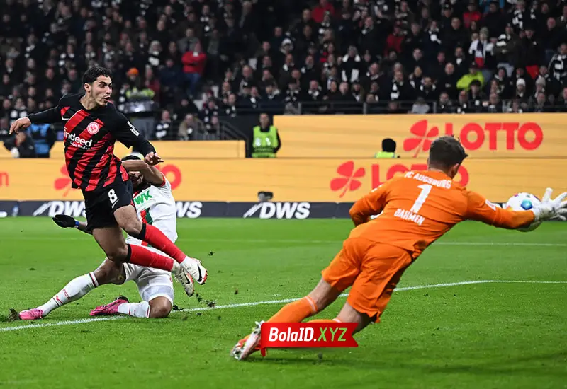 Hugo Ekitike mencatatkan 22 gol dan 12 assist dari total 48 pertandingan di semua kompetisi bersama Frankfurt