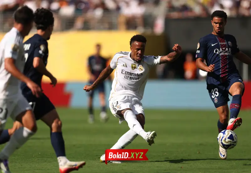 Para pemain PSG mampu memanfaatkan kesalahan bek Real Madrid untuk membuka keunggulan