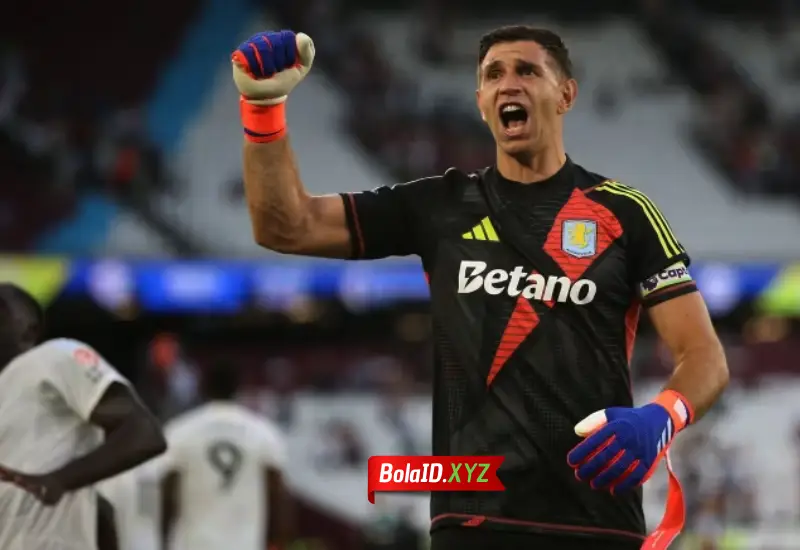 Tawaran Pinjaman Ditolak, Aston Villa Tetapkan Harga £40 Juta untuk Emiliano Martínez