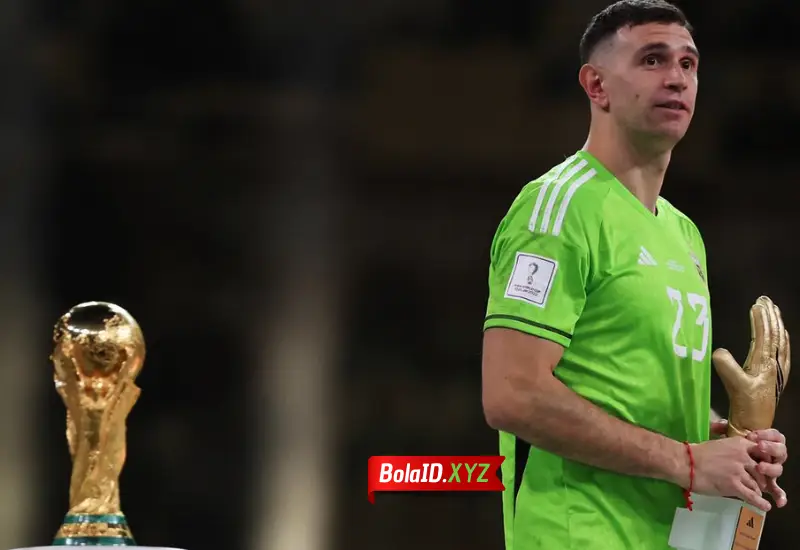 Emiliano Martínez memenangkan Piala dunia 2022 bersama Argentina