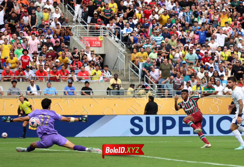 Hércules mencetak gol di menit ke-70 yang membawa Fluminense menang 2-1 dan melaju ke semifinal